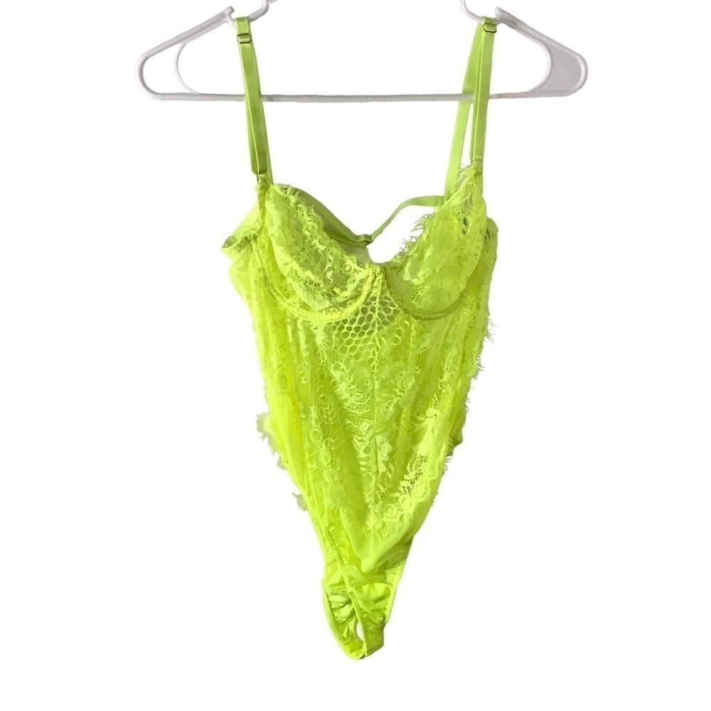 3/$15 Tic toc neon yellow lace sheer teddy bodysuit size Medium